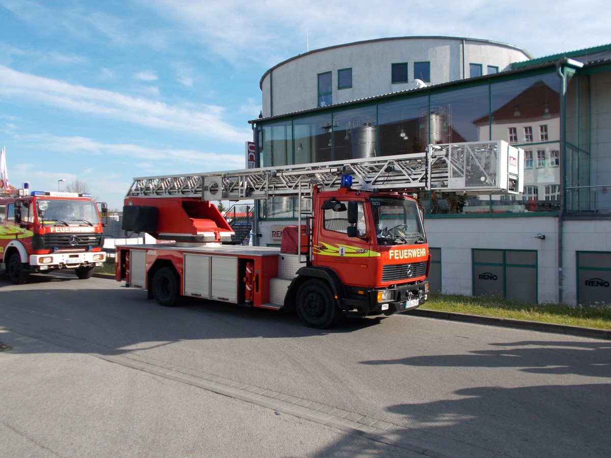 Mit der Drehleiter kam,am 16.Mai 2014,Dieser Mercedes zu einem Einsatz am Kino in Bergen/Rügen.
