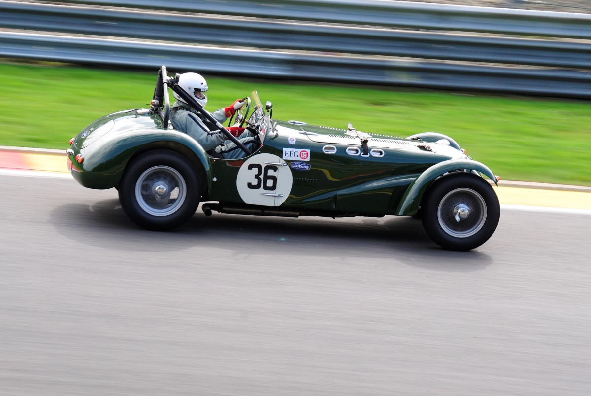 Mitzieher des ALLARD J2, Bauj.1951, 6680ccm, bei der Woodcote Trophy & Stirling Moss Trophy, am 20.Sep.2014 in Spa Francorchamps. 1951 und 1952 Teilnehmer der 24 Stunden von Le Mans.