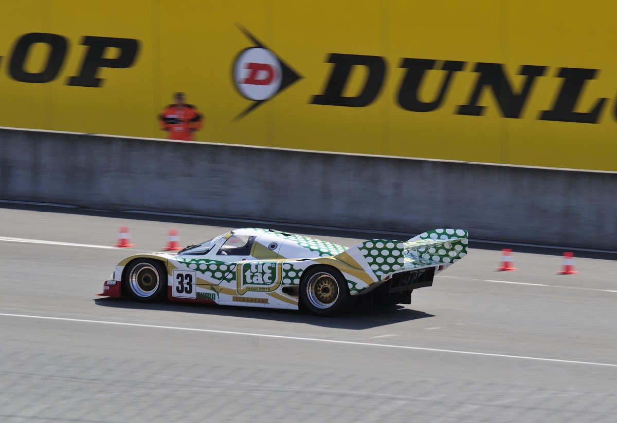 Mitzieher des Tic-Tac Porsche 962 C,  2994 ccm Twin-Turbo, am 14.6.2014 in Le Mans