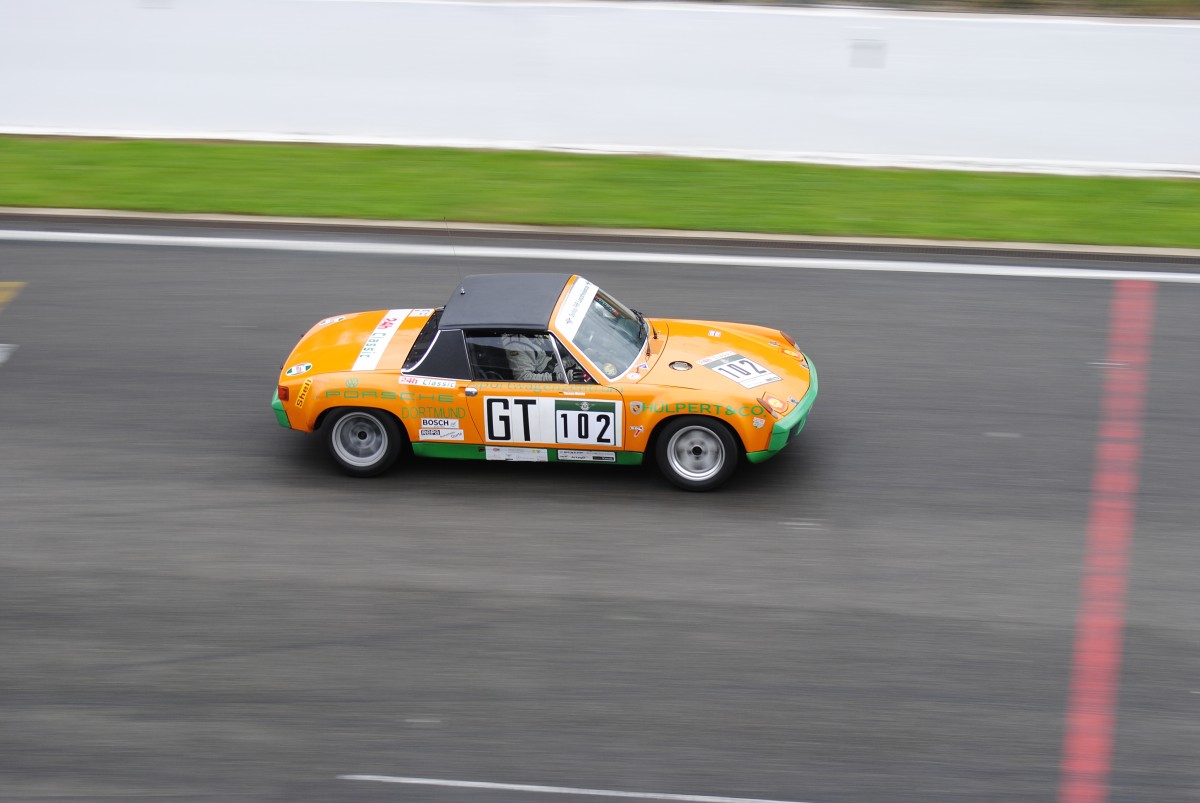 Mitzieher der Nr.102, Porsche 914/6, Bj. 1971, beim Dunlop FHR Langstreckencup, Youngtimer Festival Spa am 19.7.2015