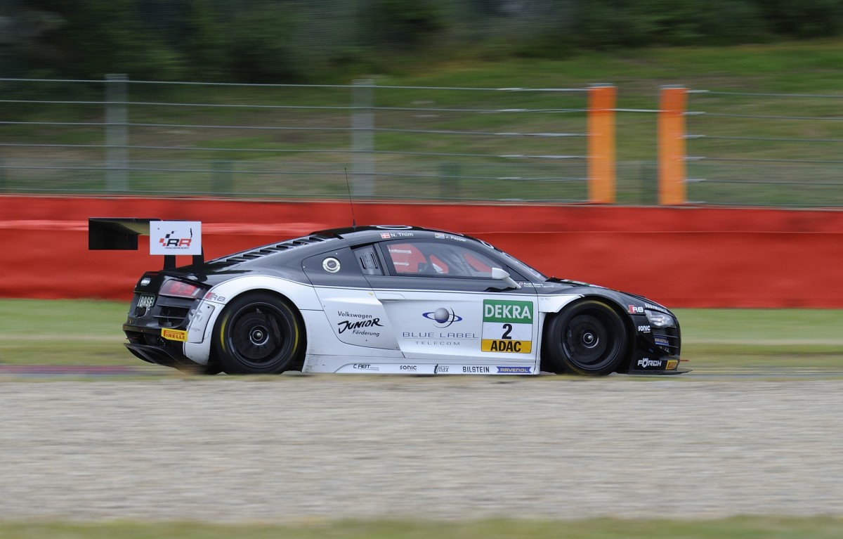 Mitzieher Nr.2 Audi R8 LMS ultra, C. Abt Racing, am 20.6.2015 beim ADAC GT Masters in Spa Francorchamps.