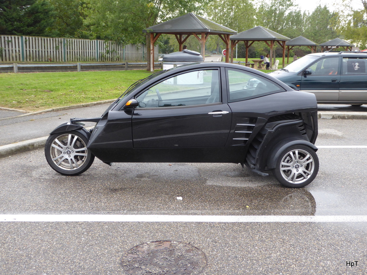 Motorrad  ?   CARVER auf einem Autobahn Parkplatzt in Frankreich am 03.10.2015
