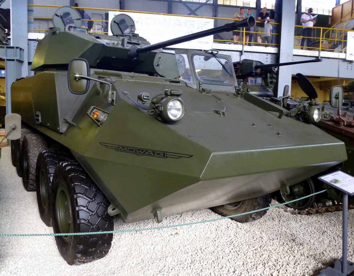 Mowag  Piranha IIIC 10X10, Schtzenpanzer, Baujahr 1994, 18t, 350PS, Vmax.100Km/h, Schweizerisches Militrmuseum Full, Juli 2015 