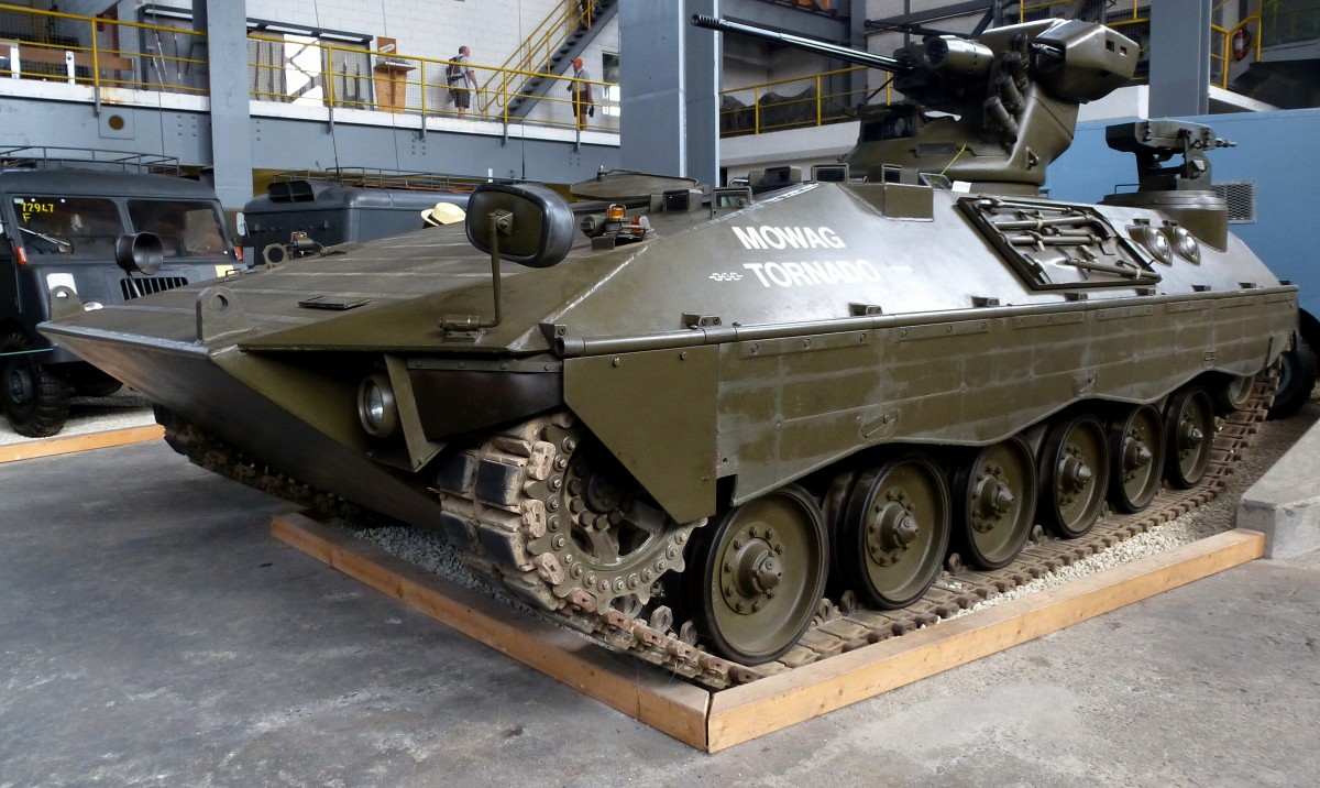 Mowag Tornado, Schtzenpanzer, Baujahr 1980, Weiterentwicklung der Tornado-Baureihe, Schweizerisches Militrmuseum Full, Juli 2015 
