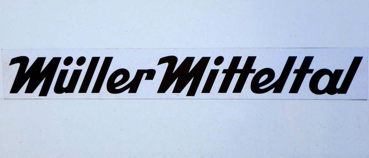 Mller-Mitteltal, Schriftzug des Anhngerherstellers Karl Mller GmbH in Baiersbronn/Schwarzwald, Mai 2017