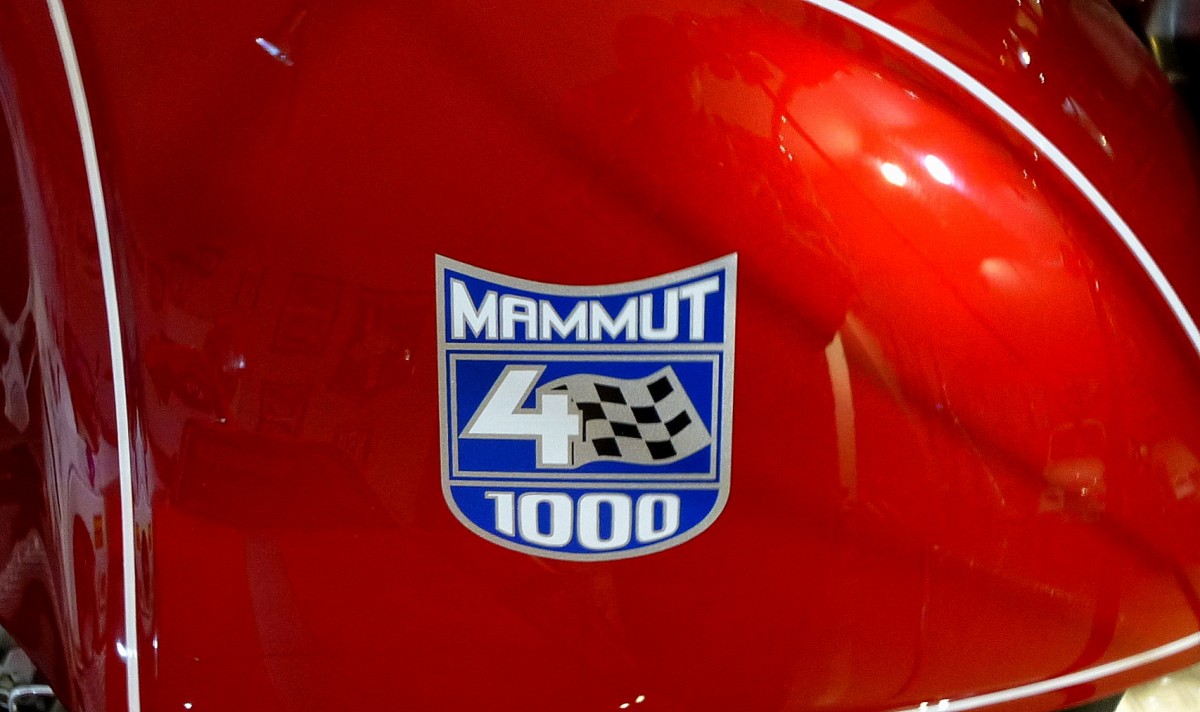Mnch Mammut, Tankemblem des deutschen Motorradherstellers Friedel Mnch, bekannt durch die Verwendung des PKW-Motors  NSU Prinz 1000  in seinen Motorrdern, Okt.2014