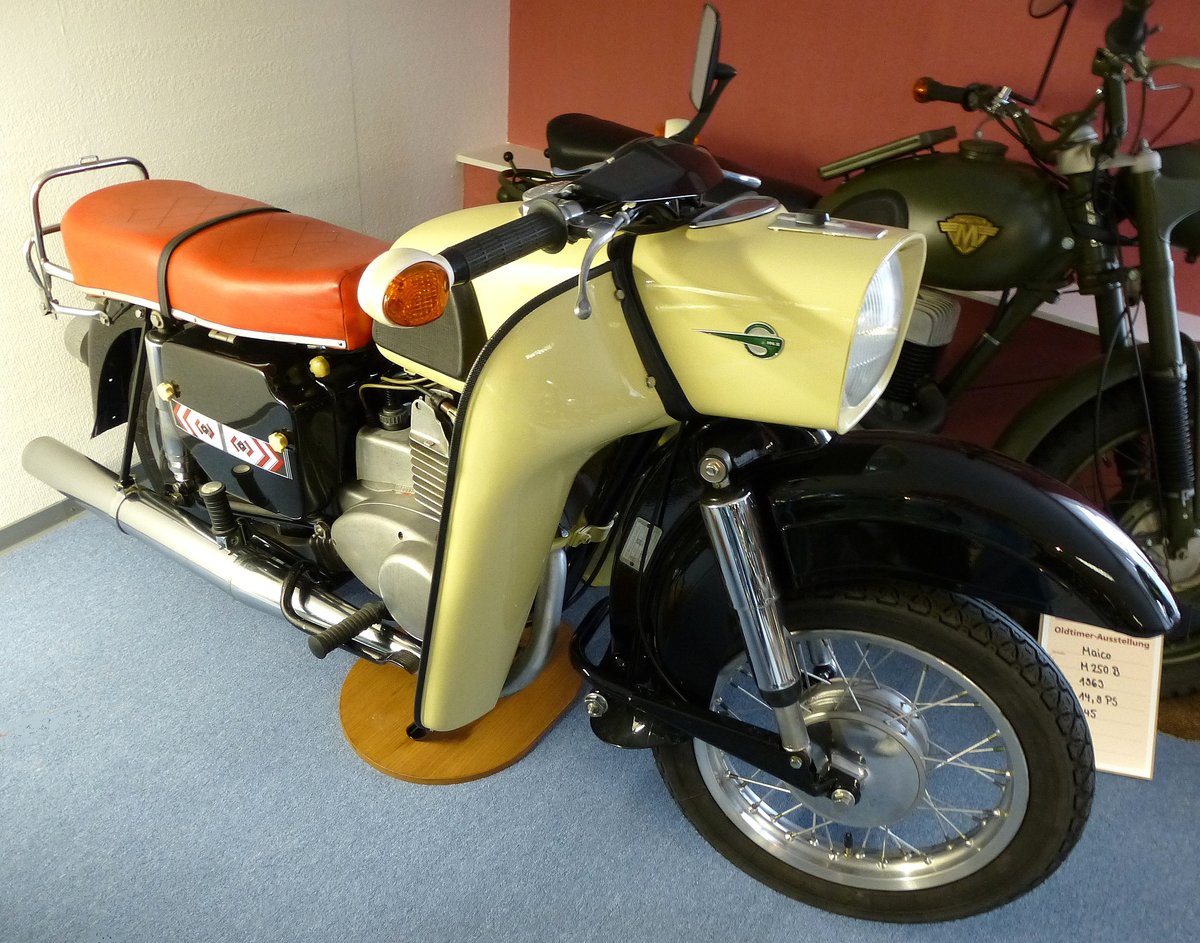 MZ ES 250 Trophy, gebaut von 1969-73, Bruno's Motoradbhne Oberwolfach, Aug.2013
