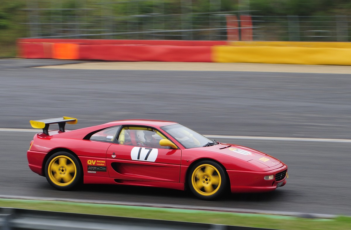 Nr. 17 Nicky Paul-Barron (GB) Ferrari 355 Challenge, beim Youngtimer Festival Spa am 19.7.2015