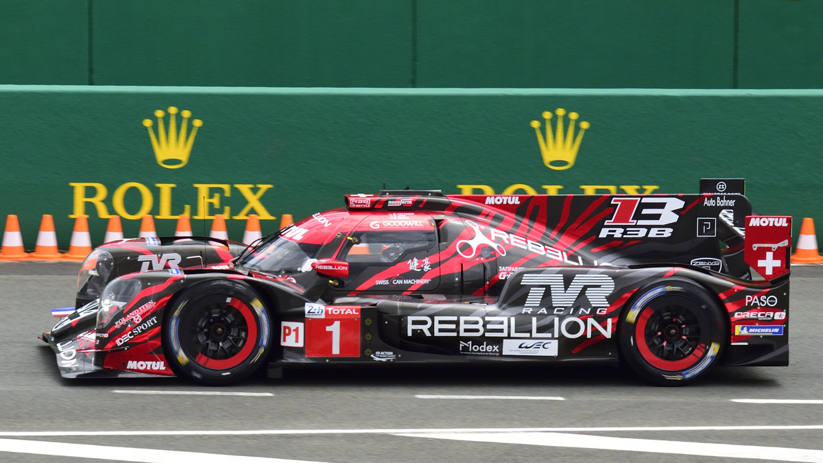 Nr.1 Rebellion Racing, Auto: LMP1 Rebellion R13, Fahrer: Neel Jani, André Lotterer & Bruno Senna. Am 16.Juni 2018 auf der Ausfahrt der Boxengasse, zur Startaufstellung der 86. 24-Stunden-Rennen von Le Mans 