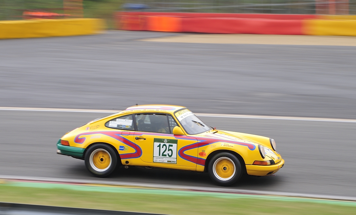 Nr.125 Porsche 911 SR (Bj. 1971) mitgezogen beim Dunlop FHR Langstreckencup, Youngtimer Festival Spa am 19.7.2015
