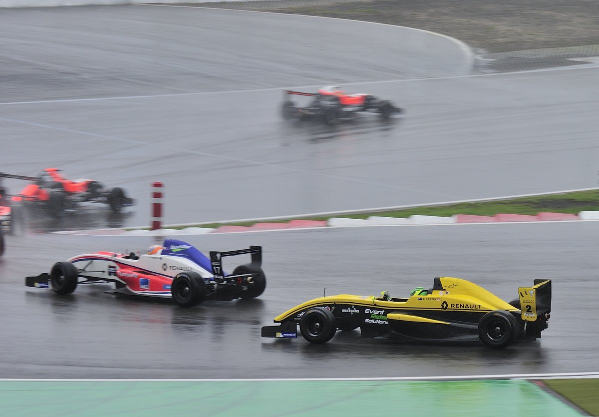 Nr.2 Luis LEEDS, Team; JOSEF KAUFMANN RACING, Eurocup Formula Renault 2.0, Regenrennen am 16.7.2017 auf dem Nürburgring im Rahmenprogramm der FIA WEC. 