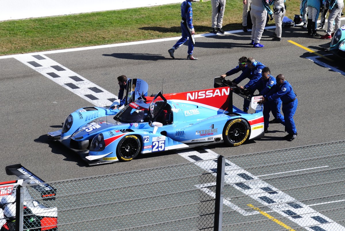 Nr.25 Algarve Pro Racing,LMP2 Ligier JS P2 - Nissan, wird zum Start der European Le Mans Series geschoben, 25.9.2016 in Spa Francorchamp