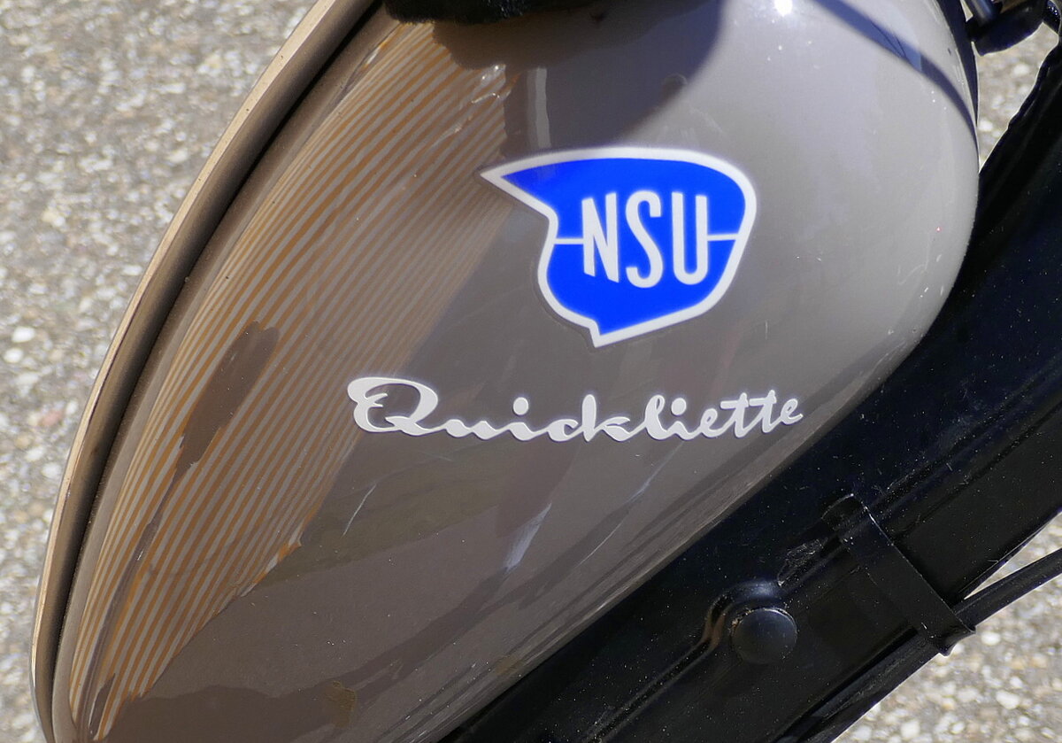 NSU Quickliette, Tankaufschrift an einem Moped der 1960er Jahre, Juni 2022