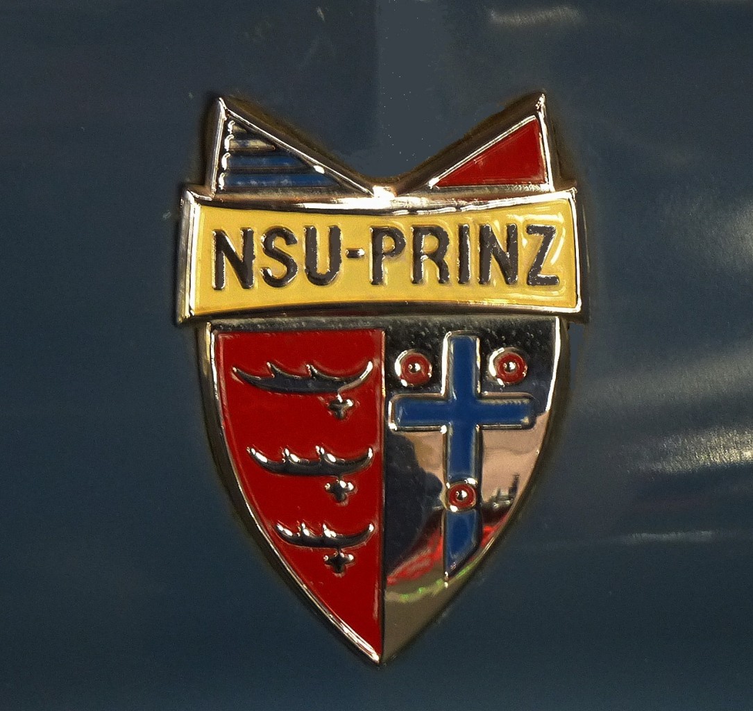 NSU, Wappen am Khler des Kleinwagens  Prinz  aus Neckarsulm, Mrz 2014