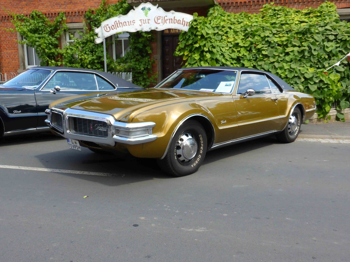Oldsmobile Toronado, Bj. 1969, steht bei den Fladungen Classics 2014