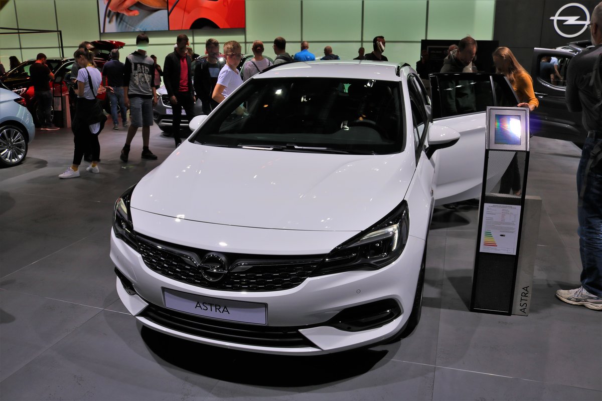 Opel Astra am 22.09.19 auf der IAA in Frankfurt am Main 