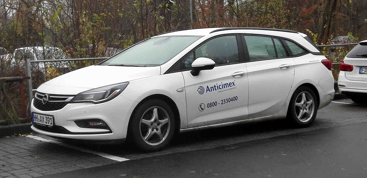 =Opel Astra von ANTICIMEX steht in 11-2017 in Hünfeld