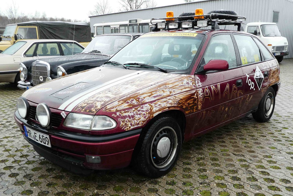 =Opel Astra, gesehen bei der Technorama in Kassel im März 2017