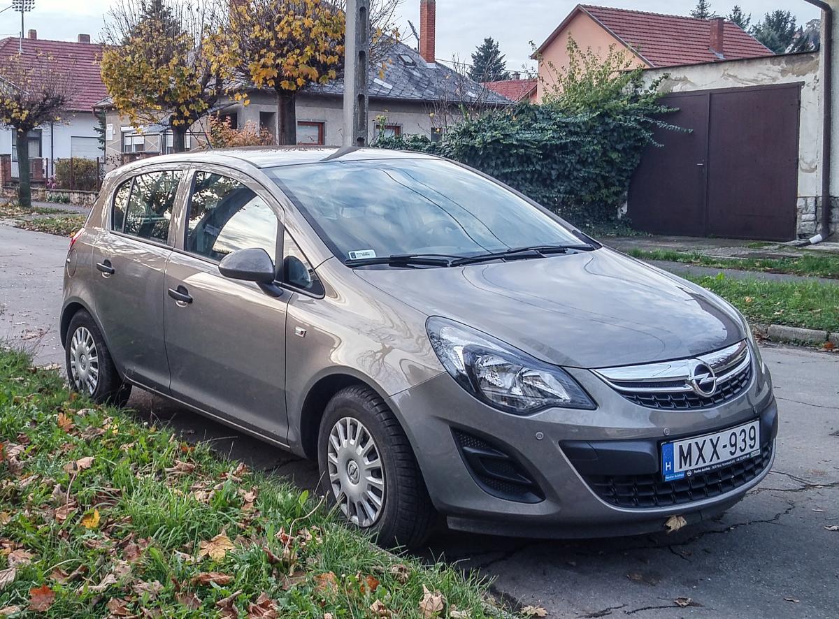 Opel Corsa E, gesehen in November, 2019.