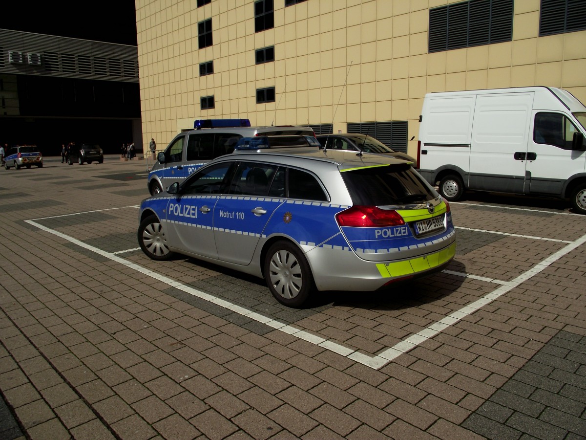 Opel Insignia von hinten am 21.09.13 auf der IAA