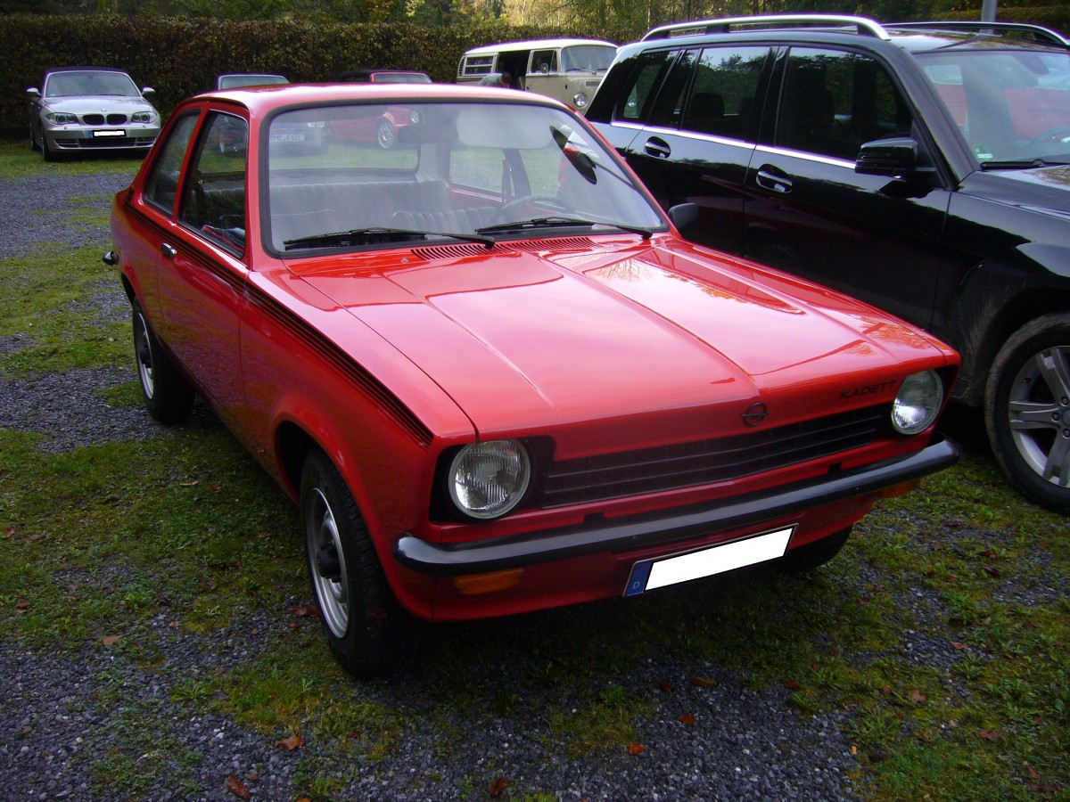 Opel Kadett C. 1973 - 1979. Hier wurde das Modell J abgelichtet. Dieses Modell sollte eine junge Käuferschicht ansprechen und war nur als zweitürige Limousine oder als City lieferbar. Oldtimertreffen am Schwarzwaldhaus im Neandertal am 12.10.2014.
