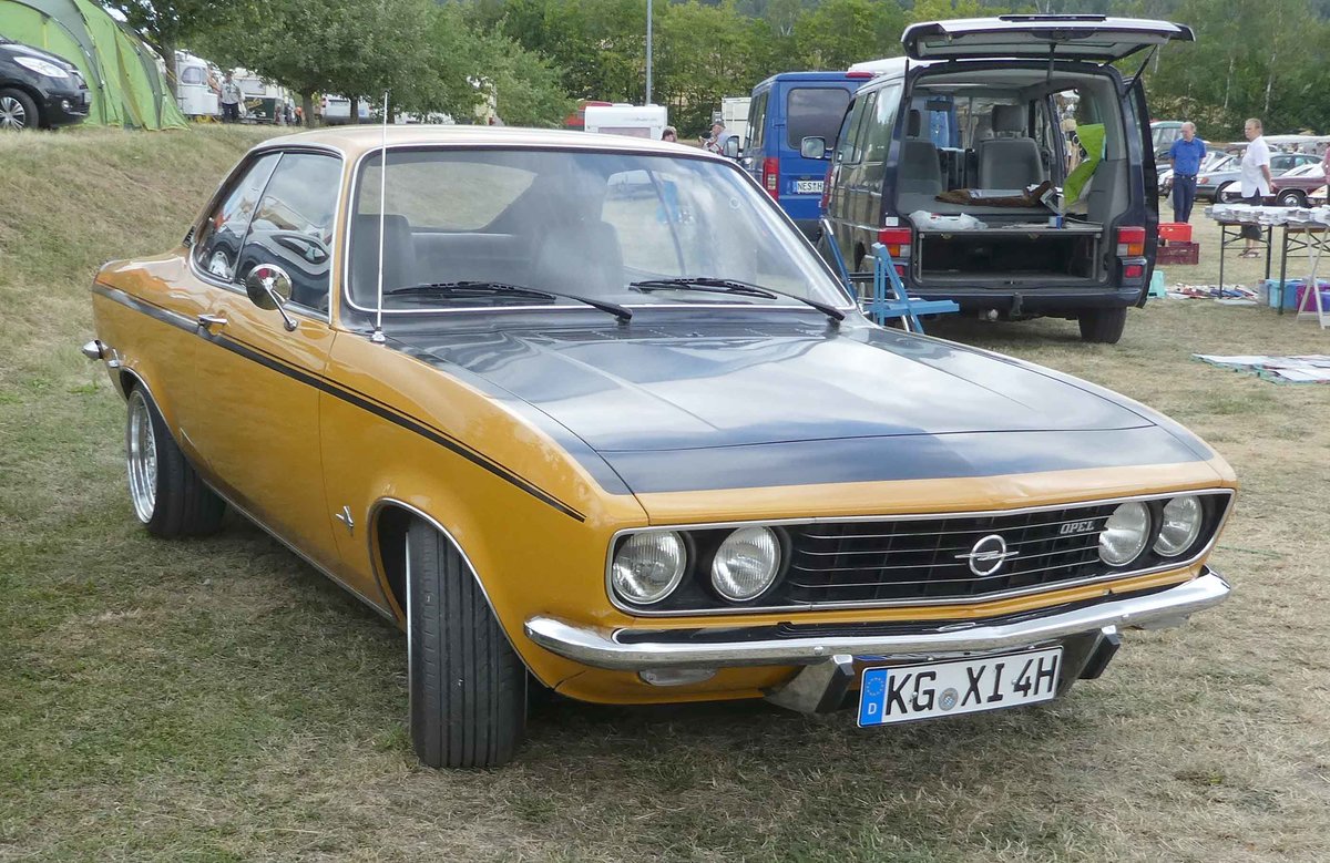 =Opel Manta steht auf dem Ausstellungsgelände beim Oldtimertreffen in Ostheim, 07-2019