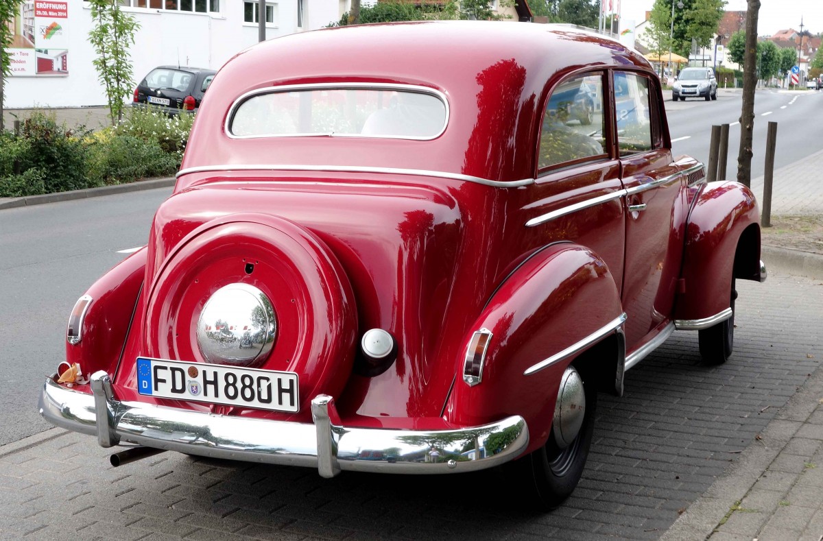 Opel Olympia, gesehen in 36088 Hünfeld im August 2014