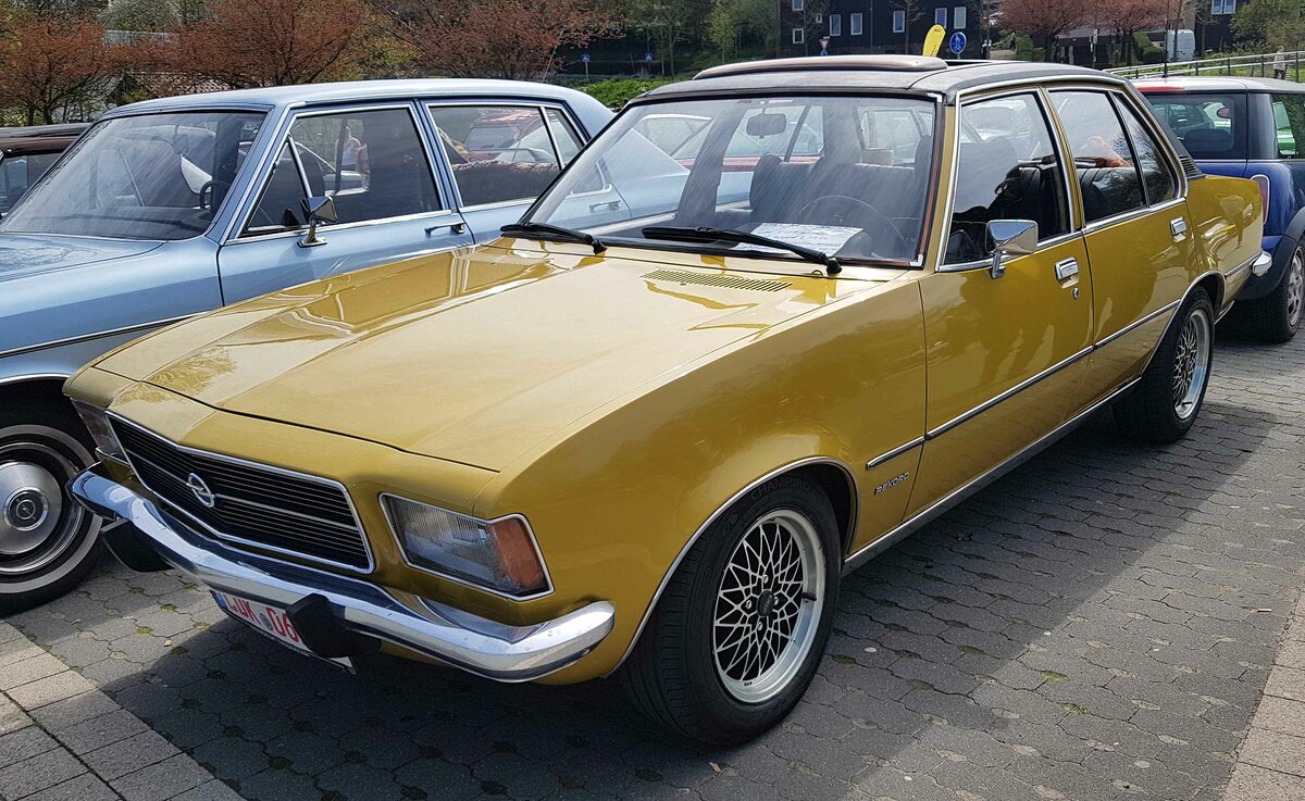 =Opel Rekord D ausgestellt bei der Oldtimerveranstaltung in Frankenberg/Eder im Mai 2023