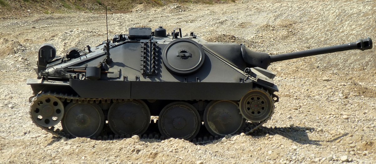 Panzerjger G13, bei Vorfhrungen des 6.Int.Militrfahrzeugtreffens im Schweizerischen Militrmuseum in Full, Juli 2015