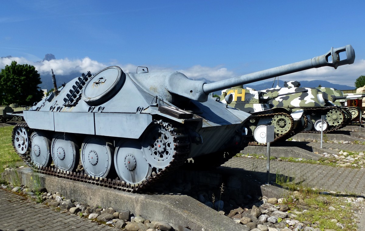 Panzerjger G13, gebaut von 1945-49 in den Skoda-Werken in der CSR, 7,5cm Kanone, 150PS, Vmax.42Km/h, bis 1974 in der Schweizer Armee eingesetzt, Panzermuseum Thun, Mai 2015