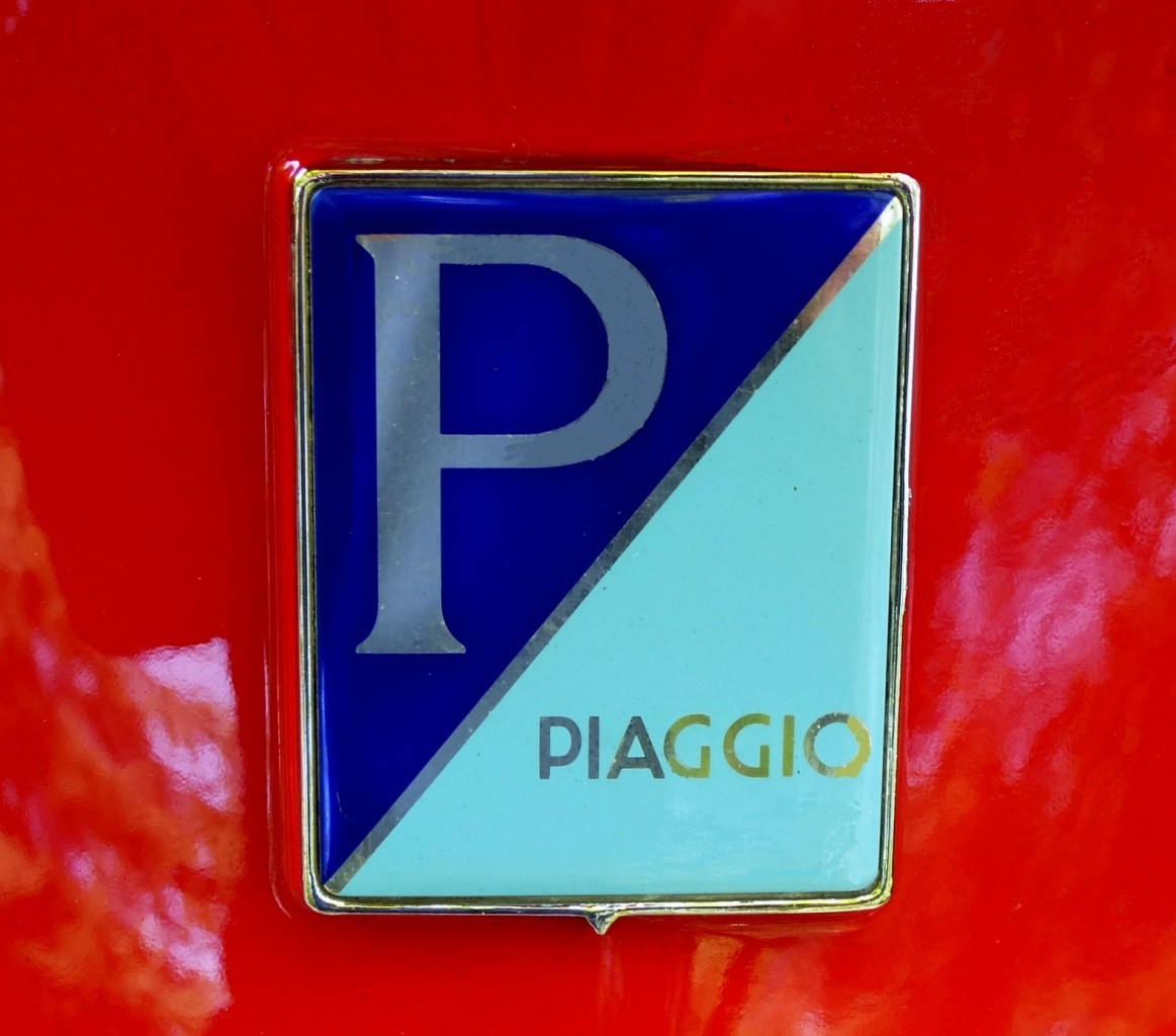 Piaggio, neues Firmen-Logo, die italienische Firma ist Marktfhrer beim Motorrollerbau in Europa, Okt.2013
