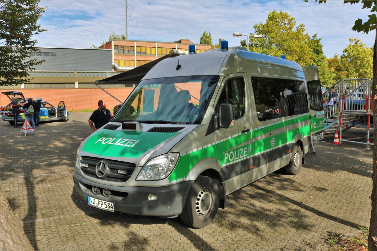 Polizei Aschaffenburg Mercedes Benz Sprinter 29.09.19 beim Tag der offenen Tür