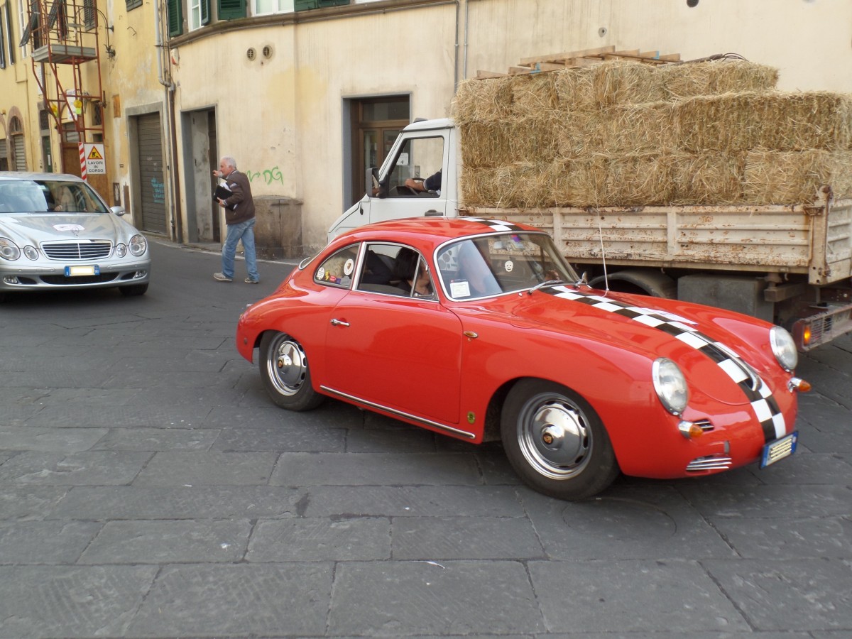 Porsche ??? beim Auto-Corso „Mille Miglia“ in Lucca, Foto am 17.5.2014
