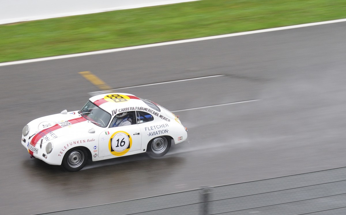Porsche 356 A, beim Gentle Drivers Trophy  Regenrennen (Spa Wetter)  beim Youngtimer Festival Spa am 19.7.2015