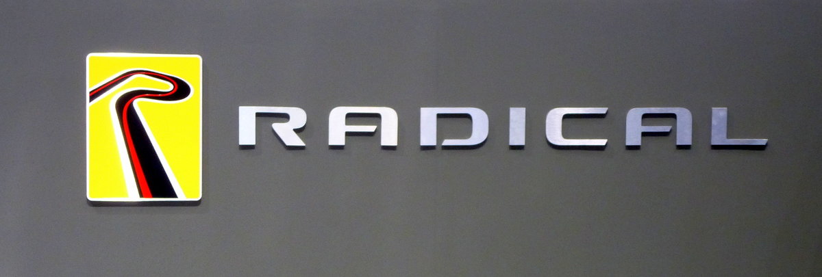 RADICAL, Schriftzug und Logo der 1997 gegrndeten britischen Sportwagenfirma, Juni 2017