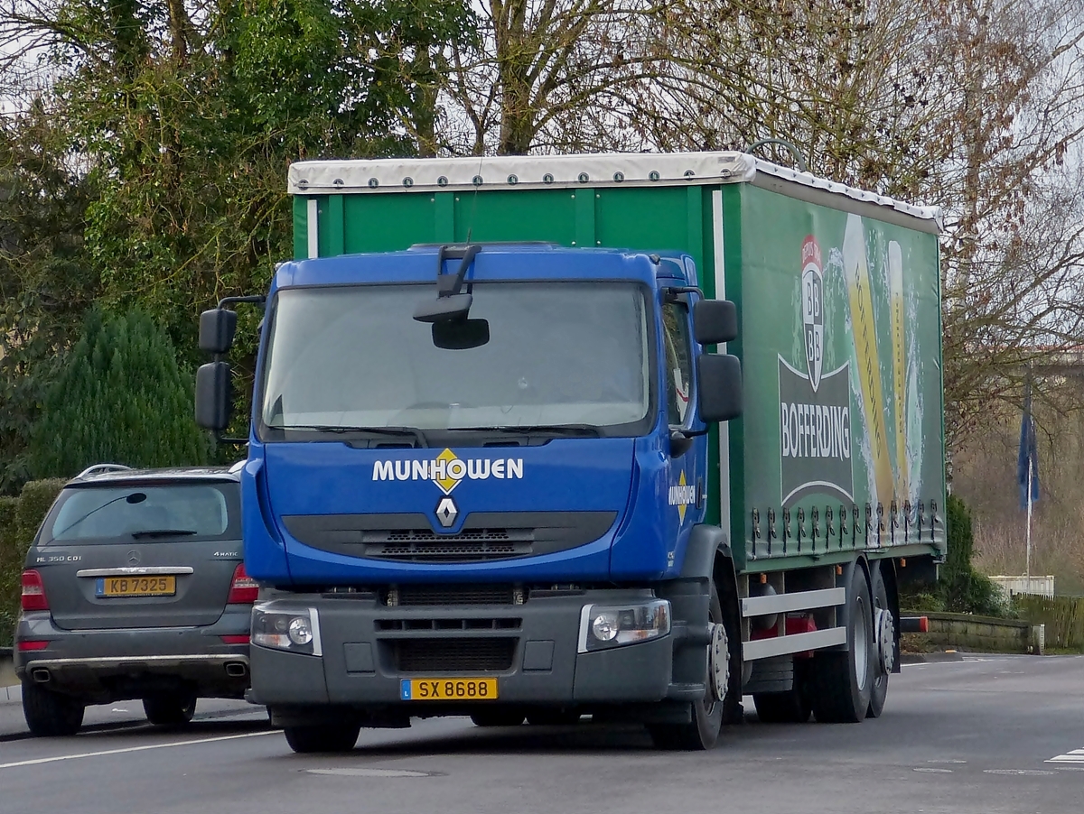 Renault LKW eine Getrnke Grohandels ist unterwegs zu dem nchsten Kunden.  08.01.2014