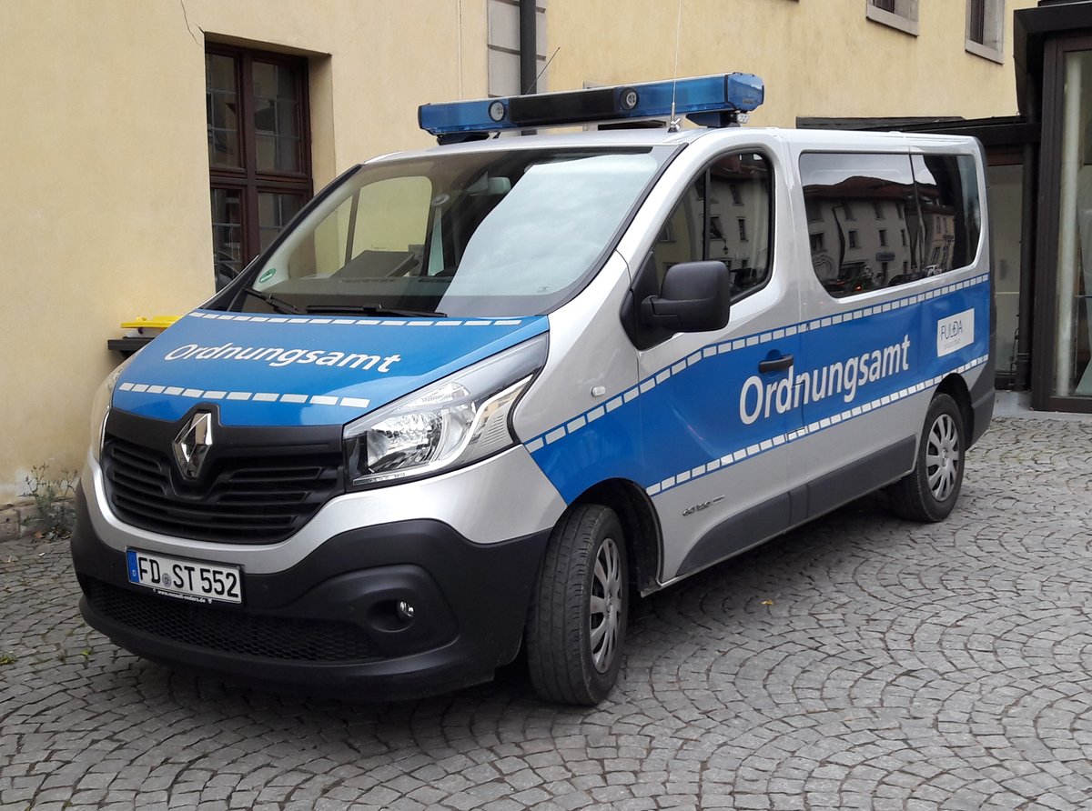 Renault Trafic 120dci
Fahrzeug des Ordnungsamtes der Stadt Fulda.
Es stand direkt an der Straße vor der Stadtwache Fulda