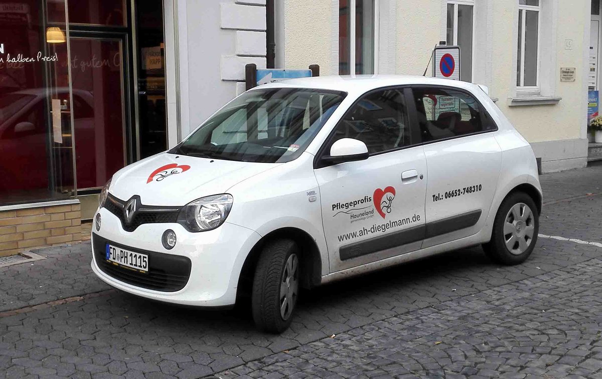=Renault Twingo der Pflegeprofis ist im November 2017 in Hünfeld unterwegs