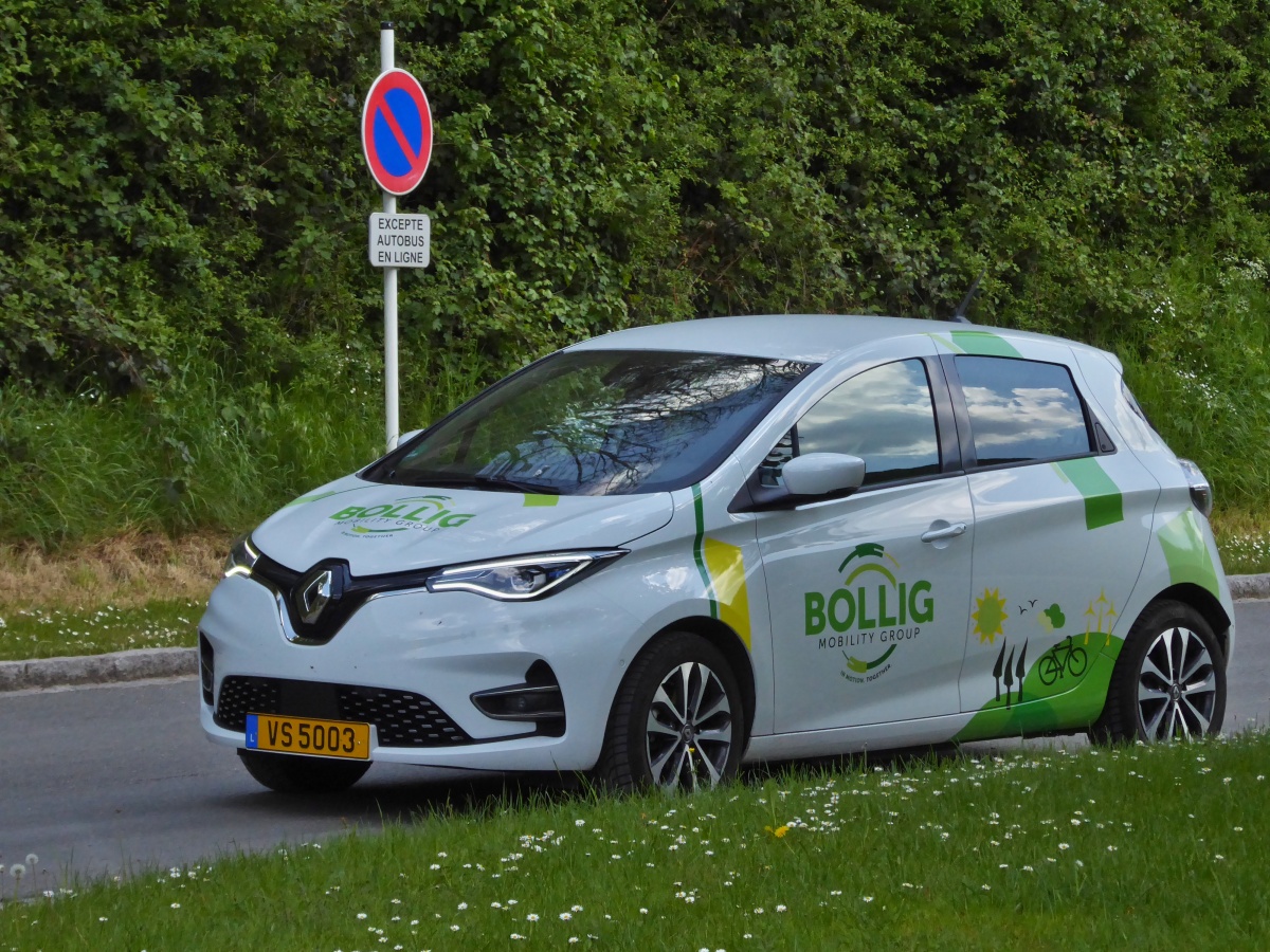 Renault Zoe, steht am Straenrand. 05.2022