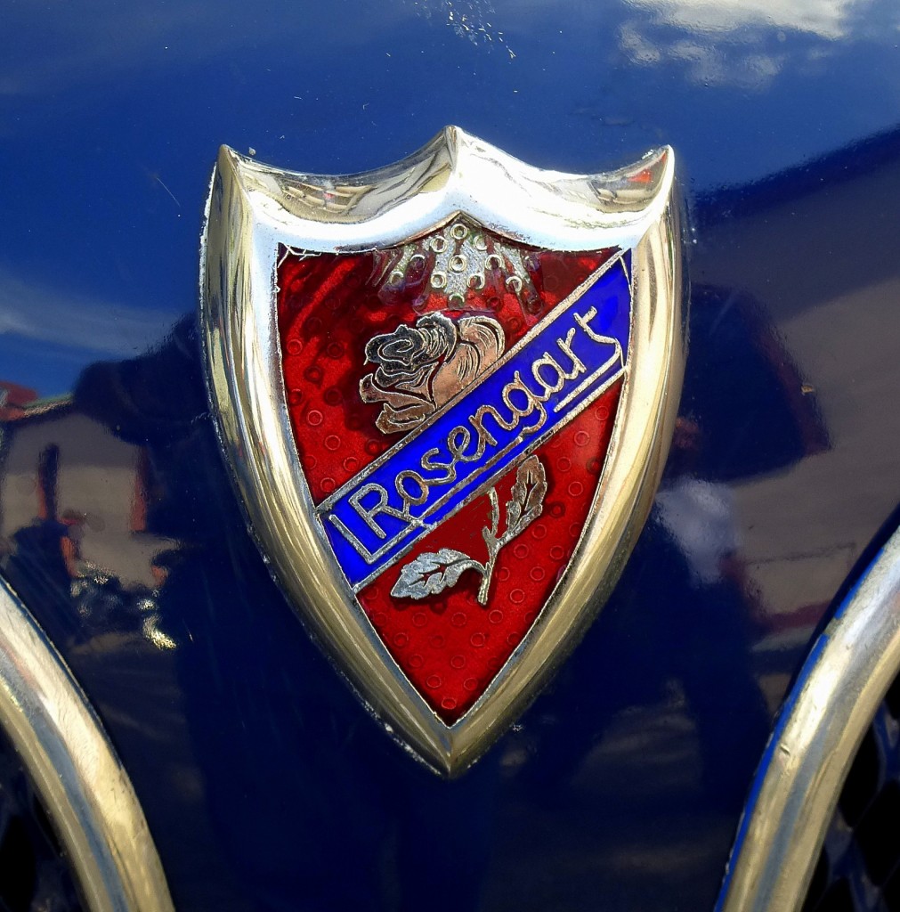 Rosengart, Khleremblem an einem Oldtimer-PKW, die franzsische Autofirma bestand von 1928-55, Aug.2014