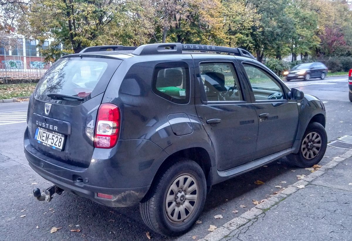 Rückansicht: Dacia Duster in November 2020.