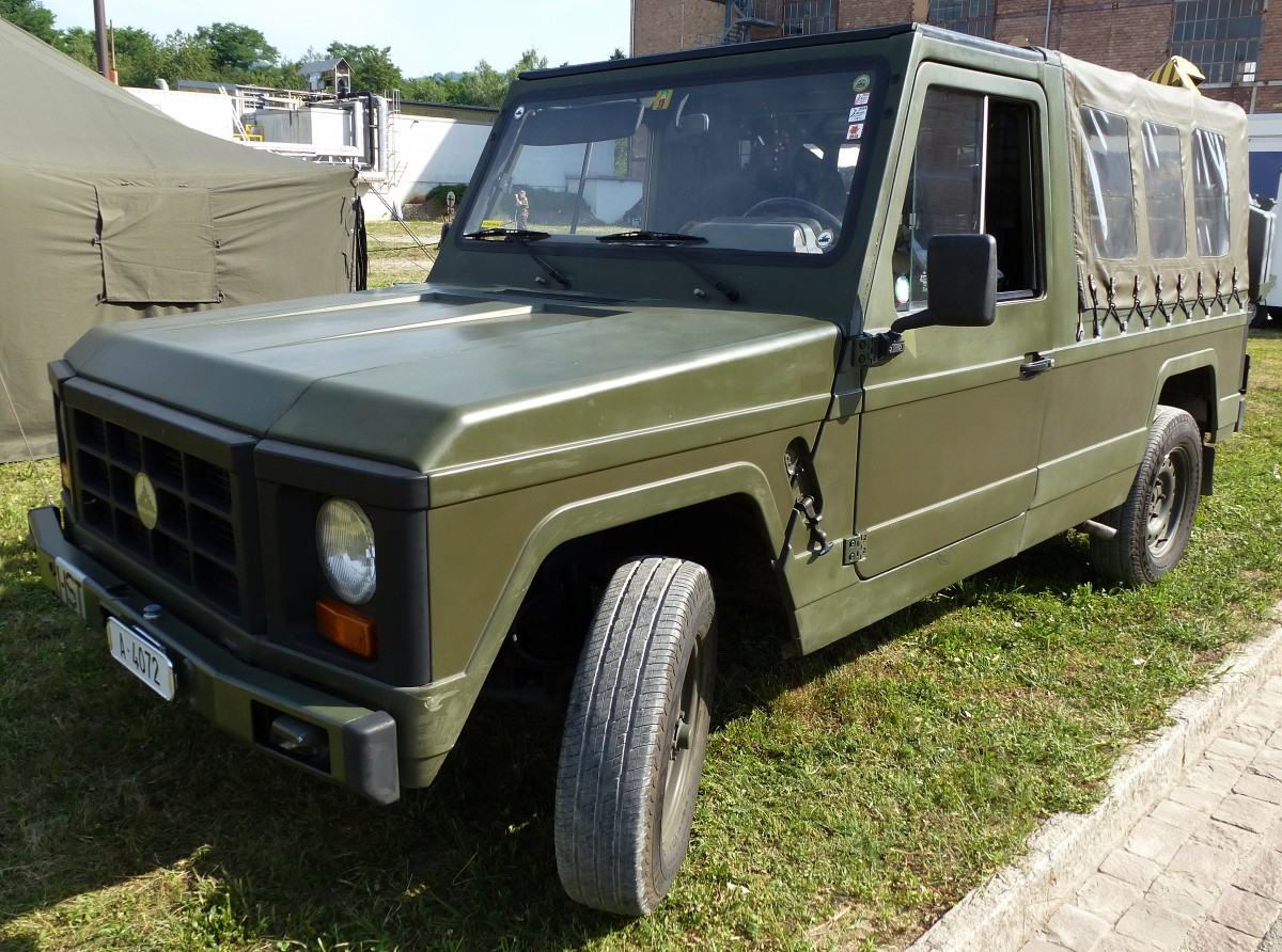 Saurer F006, Gelndewagen der Saurer-Werke/Schweiz aus den 1980er Jahren, 6.Int.Militrfahrzeugtreffen im Schweizerischen Militrmuseum Full, Juli 2015