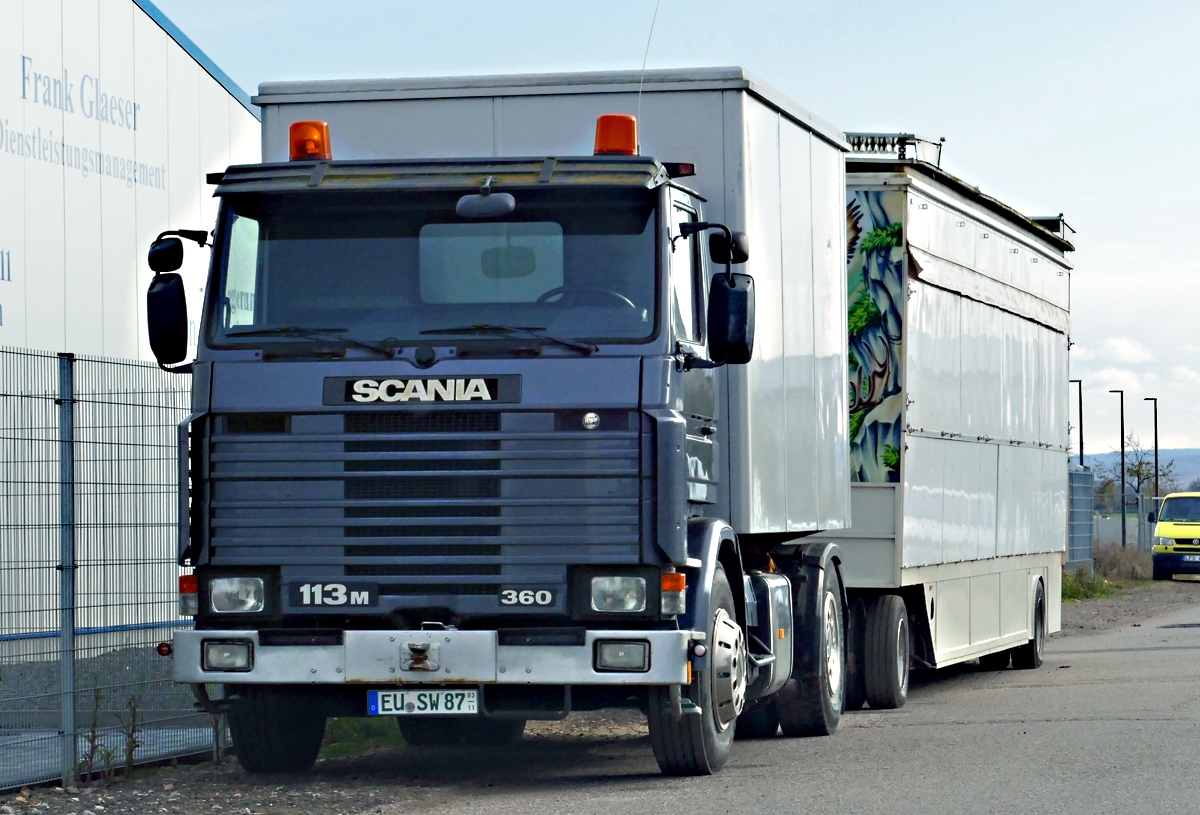 Scania 113M-360 Schaustellerfahrzeug mit Hänger in Eu-Silberberg - 16.11.2019
