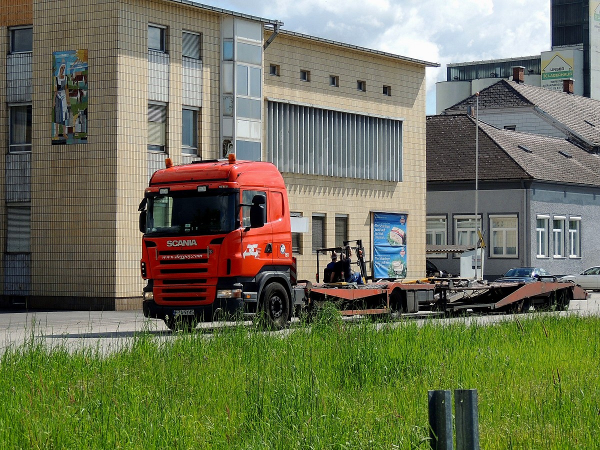 SCANIA-Autotransporter von deRooy, nach erfolgreicher Zustellung in Geinberg; 140508