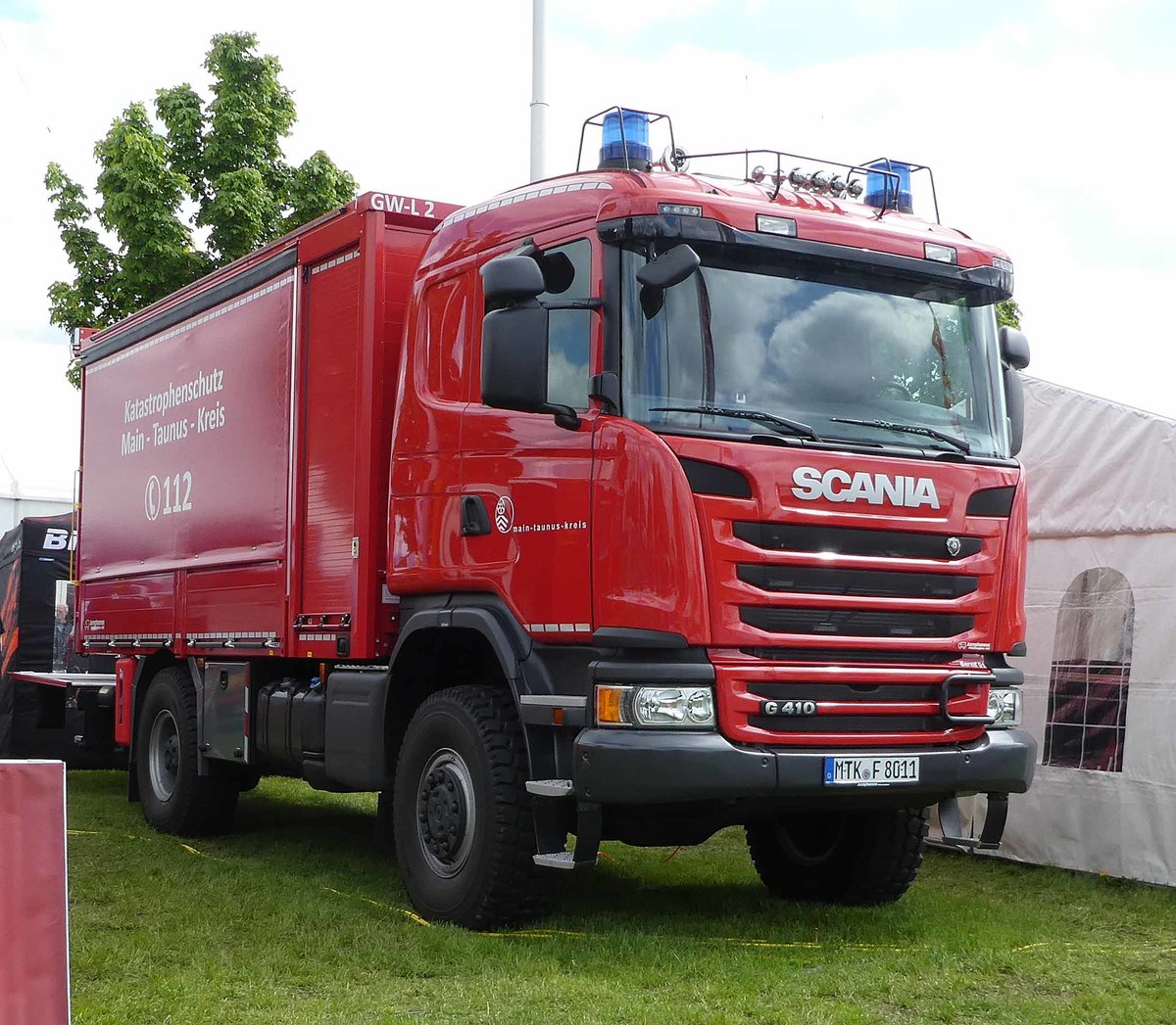 =Scania G 410 als GW-L vom Katastrophenschutz Main-Taunus-Kreis, ausgestellt bei der RETTmobil 2019 in Fulda
