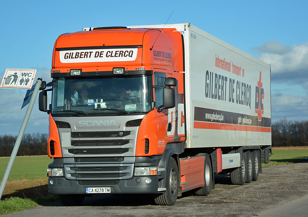 Scania mit Kofferauflieger aus Bulgarien im Industriegebiet Eu-Silberberg - 28.01.2014