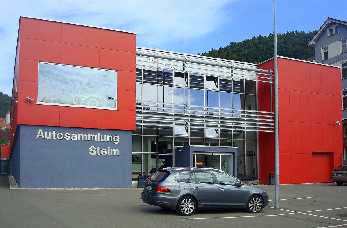 Schramberg, Ausstellungshalle für die Autosammlung Steim, eröffnet 2007, mit mehr als 130 Fahrzeugen, Dez.2010