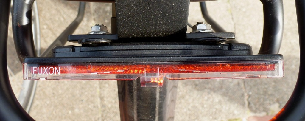 Sehr schlankes rechteckiges Fahrrad Rcklicht FUXON  in Travemnde  draufsicht 