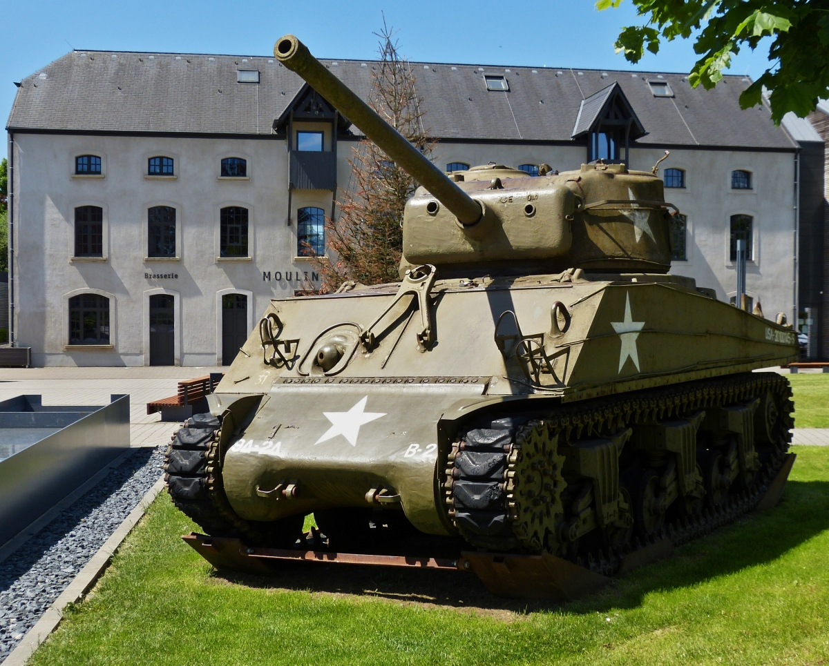 Sherman M4A3 Panzer, (USA 30100145-S) steht in Petange nahe dem Restaurant „op der Millen“. 05.2021