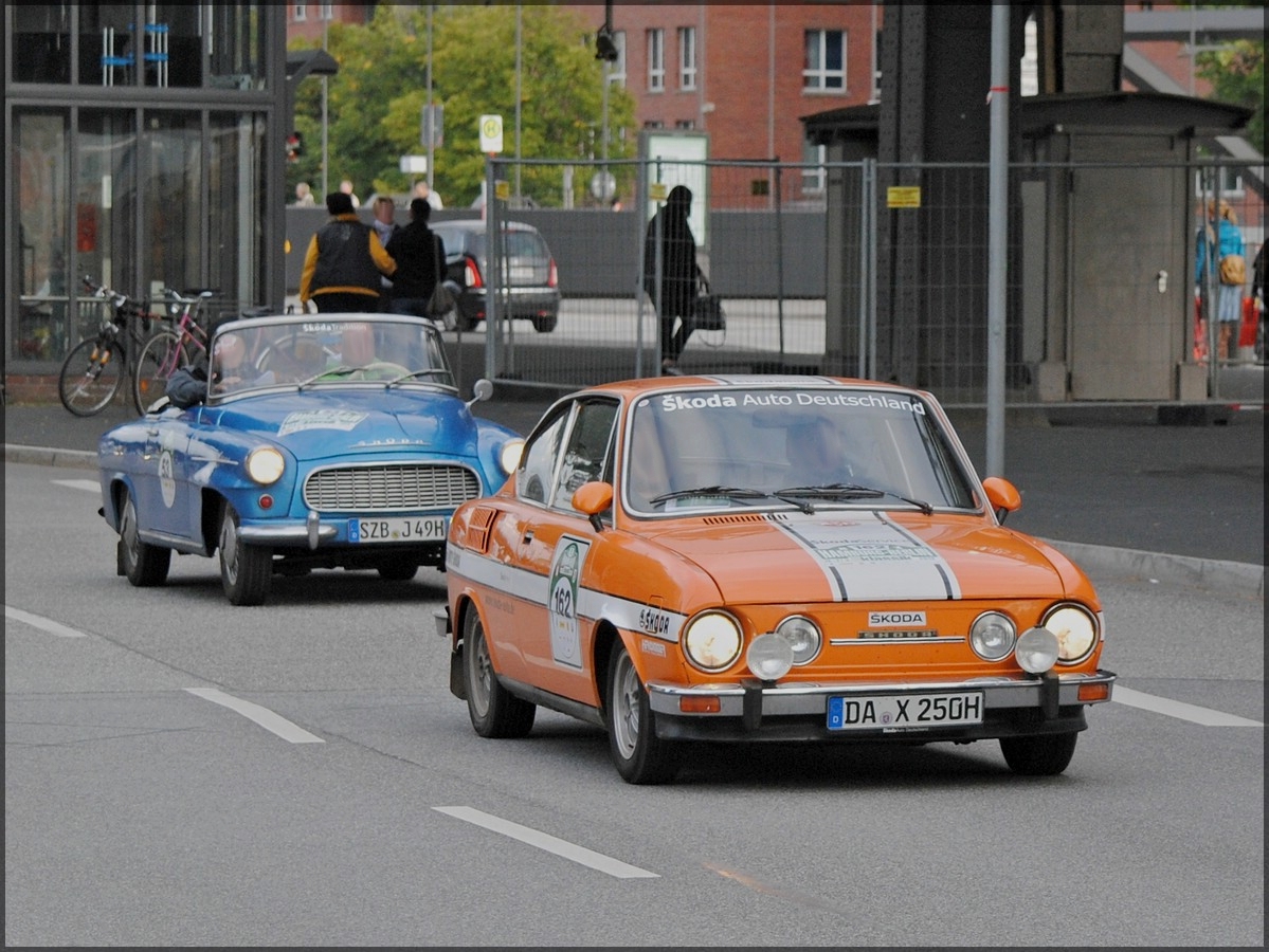Skoda 110 R, Bj 1978, 1100 ccm, 52 Ps, mit der Startnummer 121 der 6.Hamburg Berlin Classic, aufgenommen in Hamburg am 21.09.2013.